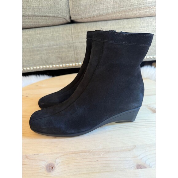 La Canadienne Suede booties - Picture 1 of 7
